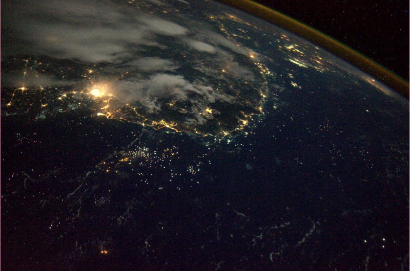 Trái Đất đẹp tuyệt vời khi được chụp từ trạm vũ trụ quốc tế - 20