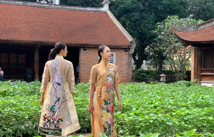 ‘Áo dài của chúng ta’: Ngày hội tôn vinh ‘di sản’ của phụ nữ Việt Nam - 1