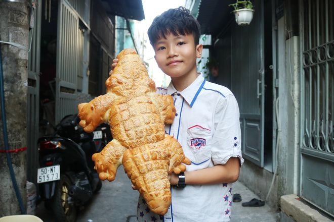 Sài Gòn có bánh mì cá sấu, ngựa con: Ông chủ lò bánh từng thi Thách thức danh hài - 1