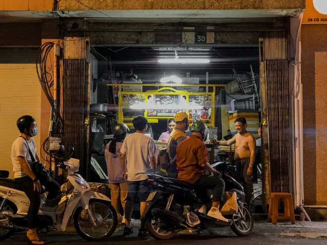 Xe nước mía màu vàng gần 7 thập niên ở Sài Gòn: Cách tuần bán một lần - 4