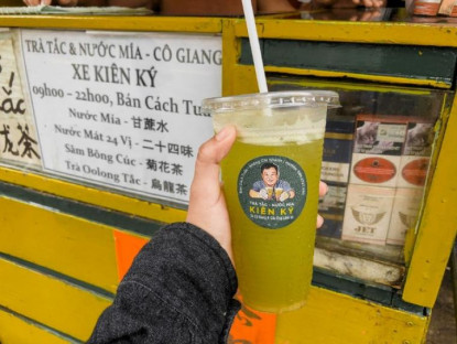 Ăn gì - Xe nước mía màu vàng gần 7 thập niên ở Sài Gòn: Cách tuần bán một lần