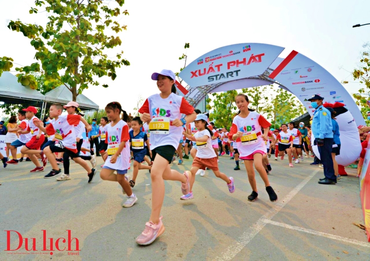Hơn 500 trẻ nhỏ tham dự đường chạy Kids Run - 1