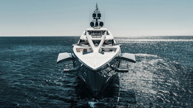 Studio thiết kế H2 Yacht Design từ lâu đã có mối quan hệ mật thiết với hãng đóng tàu Bilgin Yacht của Thổ Nhĩ Kỳ. Qua nhiều năm, bộ đôi này đã tạo ra những siêu du thuyền có kiểu dáng mới lạ. Lần này, mối quan hệ này lại được đẩy lên cao sau khi cả hai thương hiệu tiếp tục bắt tay để nâng cấp cho mẫu siêu du thuyền Tatiana.
