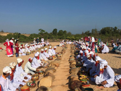 Lễ hội - Tết Ramưwan lễ hội văn hóa đặc sắc của người Chăm ở Bình Thuận
