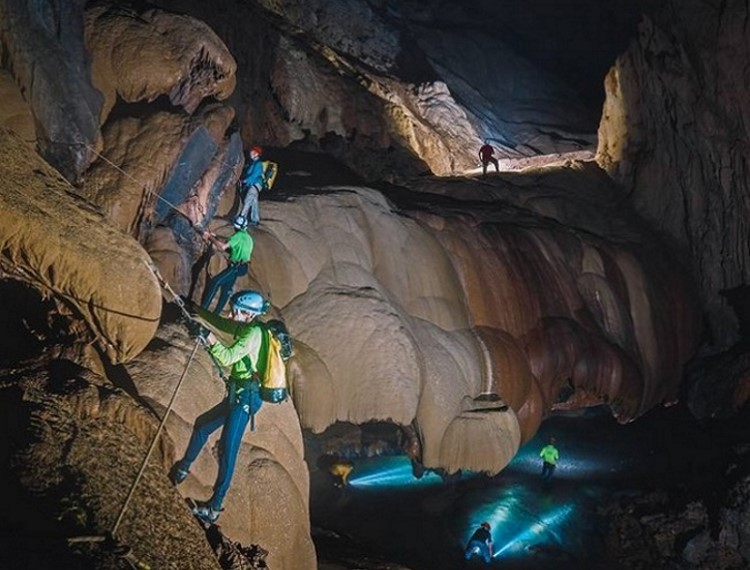 Dân Việt chán du lịch bình thường, các tour độc lạ, mạo hiểm