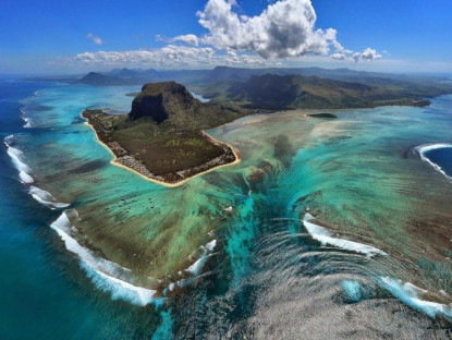 Du khảo - Bí ẩn thác nước dưới lòng đại dương ở Mauritius