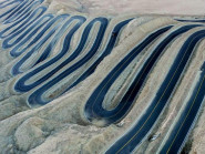 Chóng mặt với con đường trăm khúc cua ngoằn ngoèo ở Trung Quốc