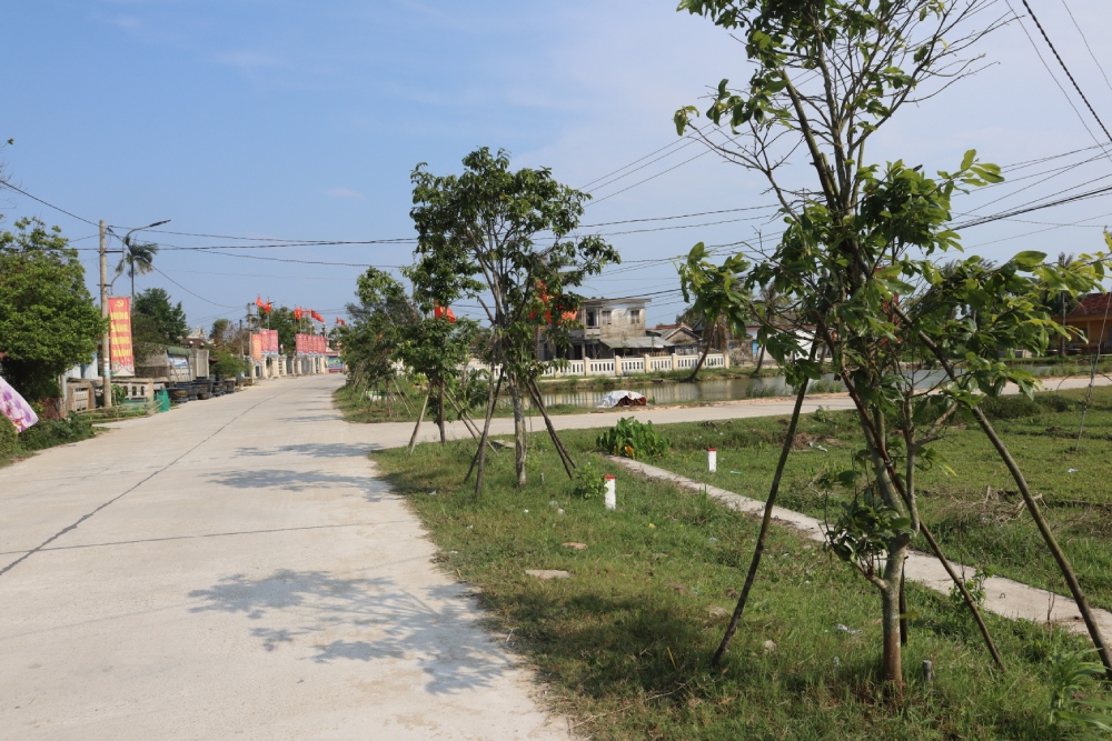 Văn Công Hùng tự lái xe xuyên Việt: Về làng mai Thế Chí Tây - 4