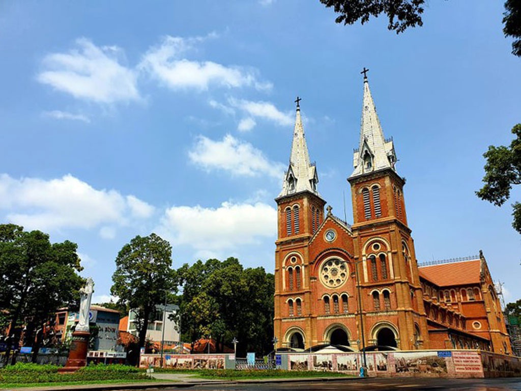 Nhà thờ Đức Bà, một trong bốn vương cung thánh đường tại Việt Nam - 1