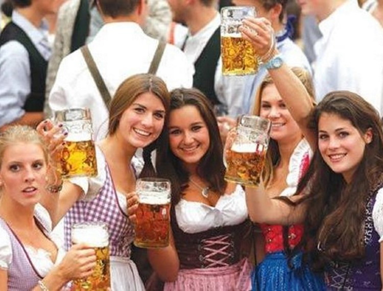 Lễ hội bia Oktoberfest lớn nhất thế giới tiếp tục bị lỡ hẹn