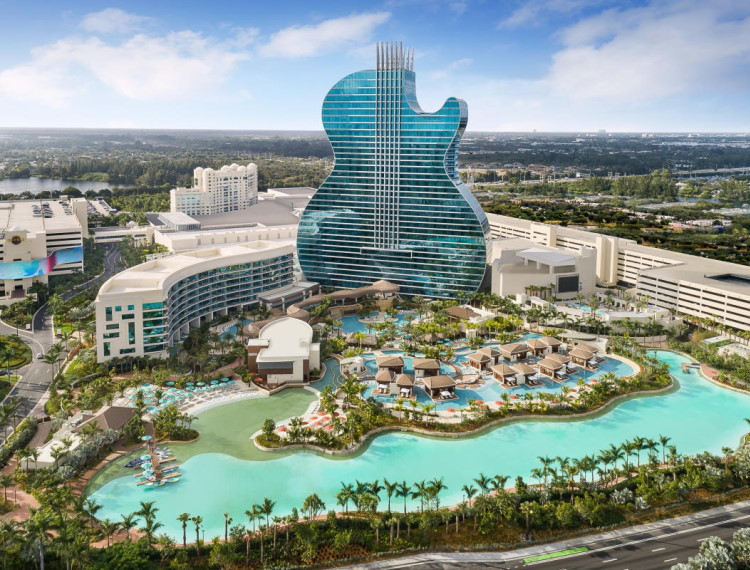 Khách sạn hình đàn guitar nơi tổ chức Hoa hậu Hoàn vũ