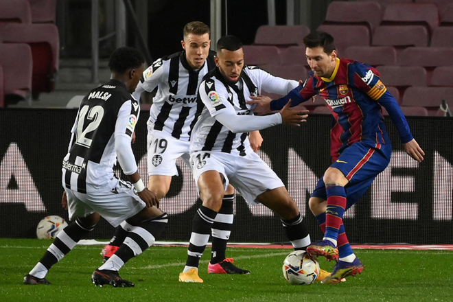 Trực tiếp bóng đá Levante - Barcelona: Chủ nhà ghi bàn thắng thứ 3 (Hết giờ) - 1