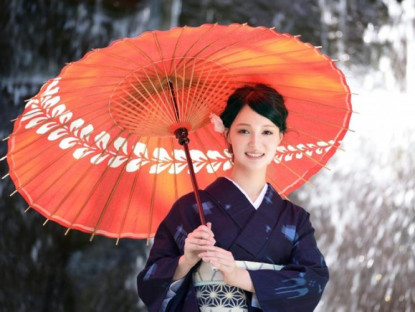 Chuyện hay - Nghề làm ô đẹp như tranh vẽ ở Nhật