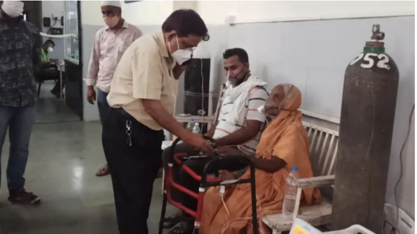 Bệnh nhân COVID-19 ở Ấn Độ đột ngột tỉnh dậy vài phút trước khi hỏa táng - 1