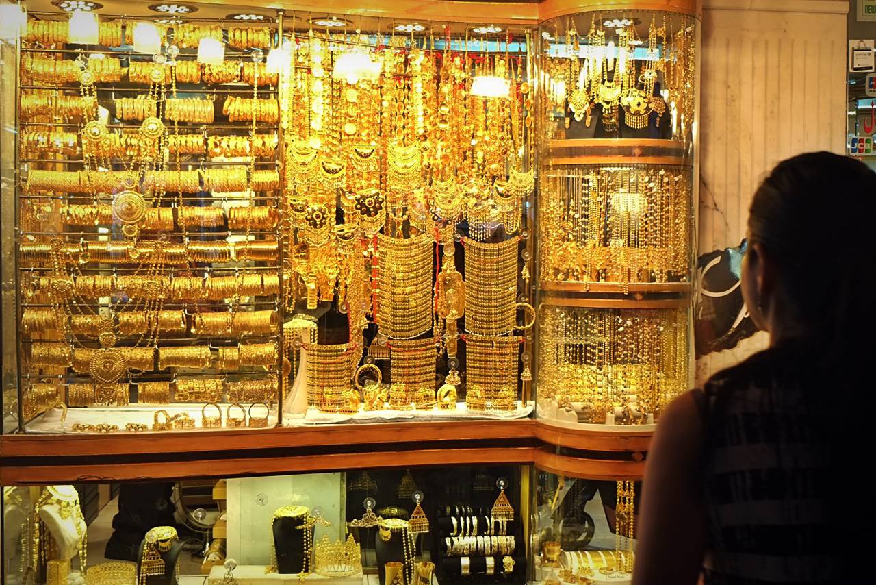 Dubai: Khu chợ bày bán hàng tấn vàng, "mặc cả" như mua rau - 2