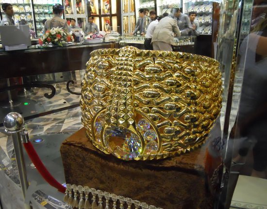 Dubai: Khu chợ bày bán hàng tấn vàng, "mặc cả" như mua rau - 5