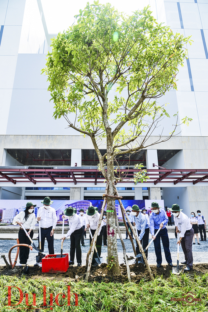 Trồng cây kỷ niệm ngày sinh Chủ tịch Hồ Chí Minh - 1