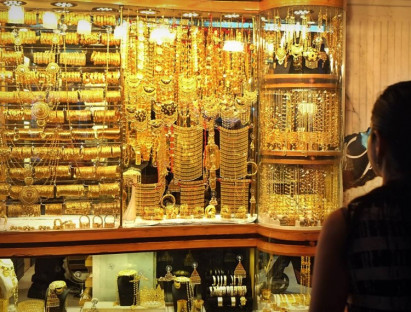 Chuyện hay - Dubai: Khu chợ bày bán hàng tấn vàng, &quot;mặc cả&quot; như mua rau