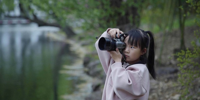 Cô bé 6 tuổi trở thành nhiếp ảnh gia nổi tiếng - 1