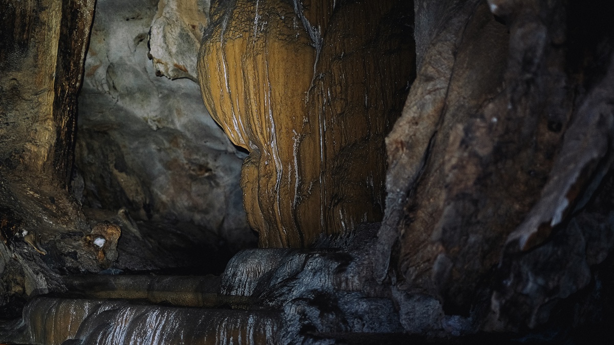 Tuyệt tác thạch nhũ trong hang Chà Lòi - 1