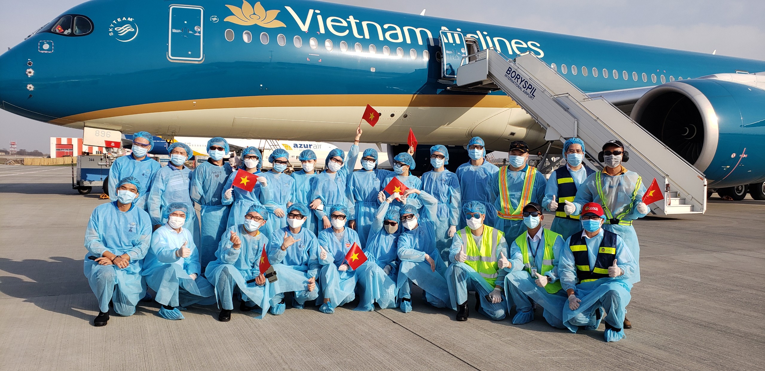 Vietnam Airlines vận chuyển miễn phí cho lực lượng phòng chống dịch - 1