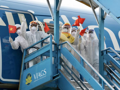 Chuyển động - Vietnam Airlines vận chuyển miễn phí cho lực lượng phòng chống dịch
