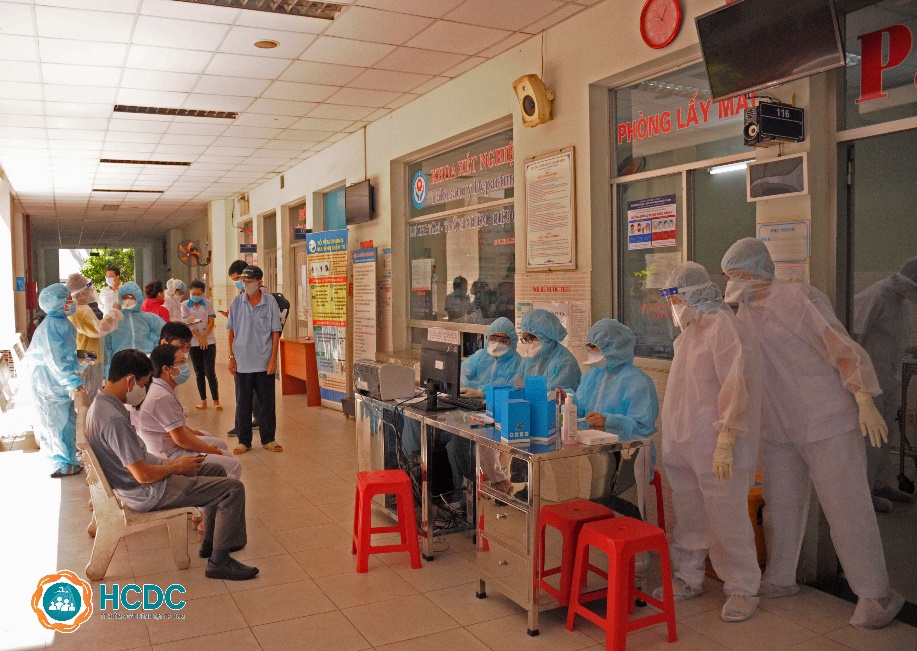 Khai báo không trung thực, cả Bệnh viện quận Tân Phú phải phong tỏa - 3