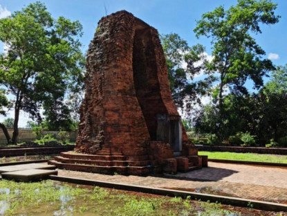 Giải trí - Trưng bày nhiều bảo vật quốc gia tại tháp Vĩnh Hưng