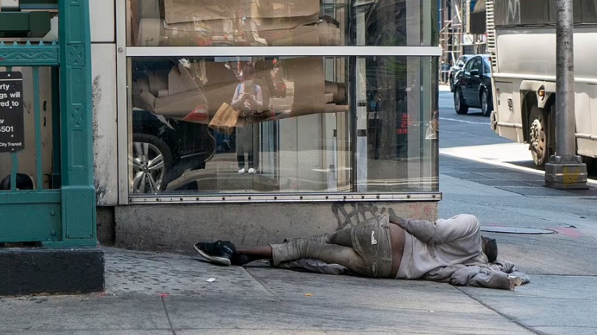 Bất ngờ trước New York xấu xí sau COVID-19: Người vô gia cư, tội phạm tràn phố - 4