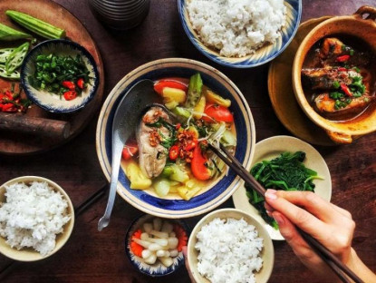 Ăn gì - Hóa ra người Việt cũng có 'luật dùng đũa' trên bàn ăn khắt khe thế này
