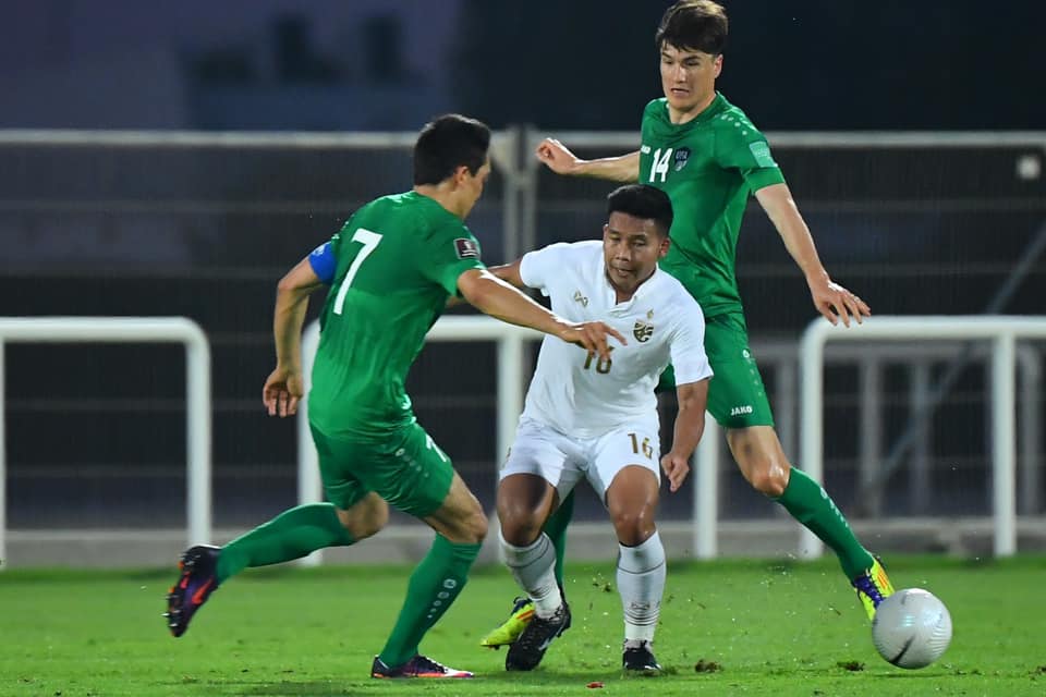 ĐT Thái Lan thua tan nát Uzbekistan, run rẩy đua vé World Cup cùng Việt Nam - 1
