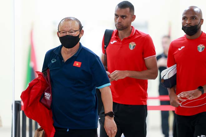 Hình ảnh hiếm trận ĐT Việt Nam - ĐT Jordan đá giao hữu kín ở UAE - 8