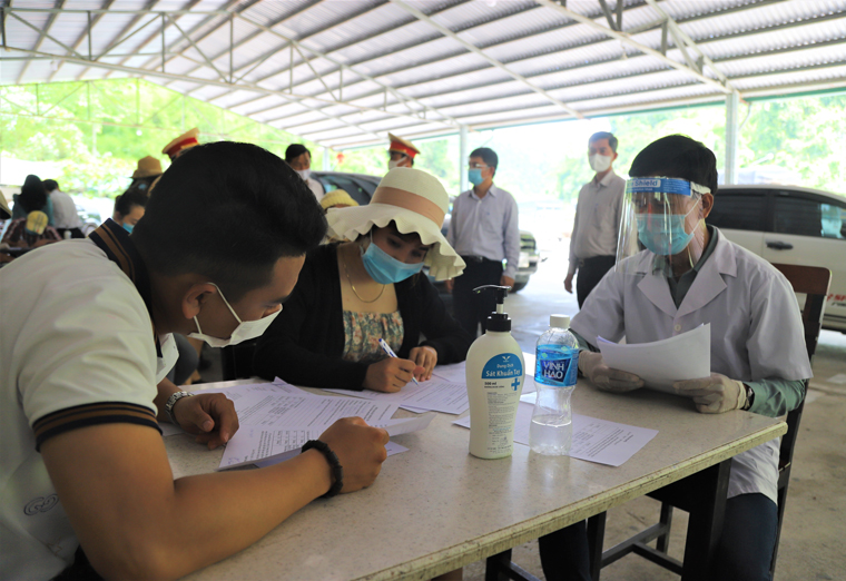 Lâm Đồng: Không có việc buộc các xe ''quay đầu'' tại chốt kiểm soát dịch bệnh trên Quốc lộ 20 - 1