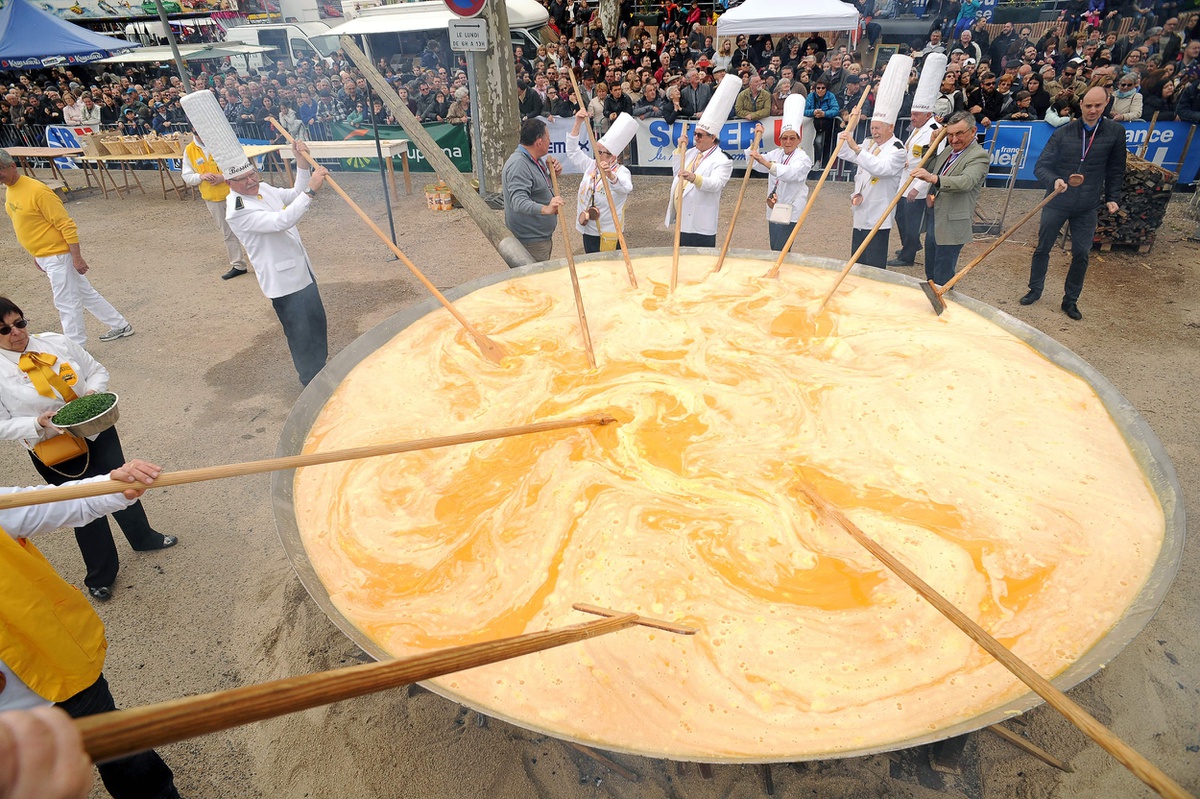 Lễ hội tôm hùm và 6 sự kiện ẩm thực độc lạ trên thế giới - 1