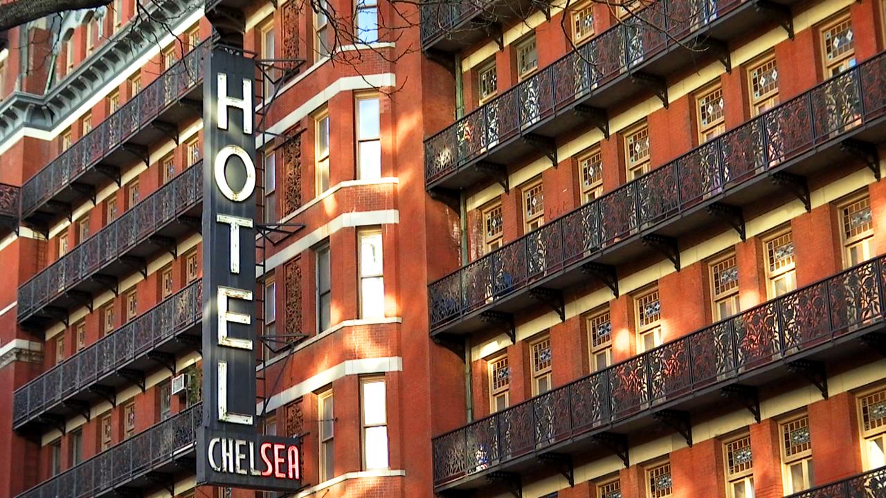 Rùng mình khám phá 10 khách sạn 'ma quái' nhất trên thế giới - 7