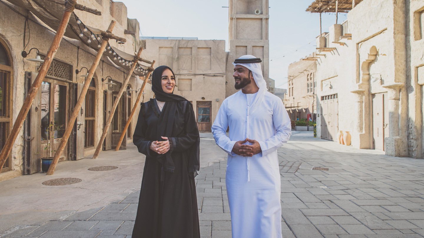 Sự phức tạp của quốc phục UAE và lưu ý cho khách du lịch - 1