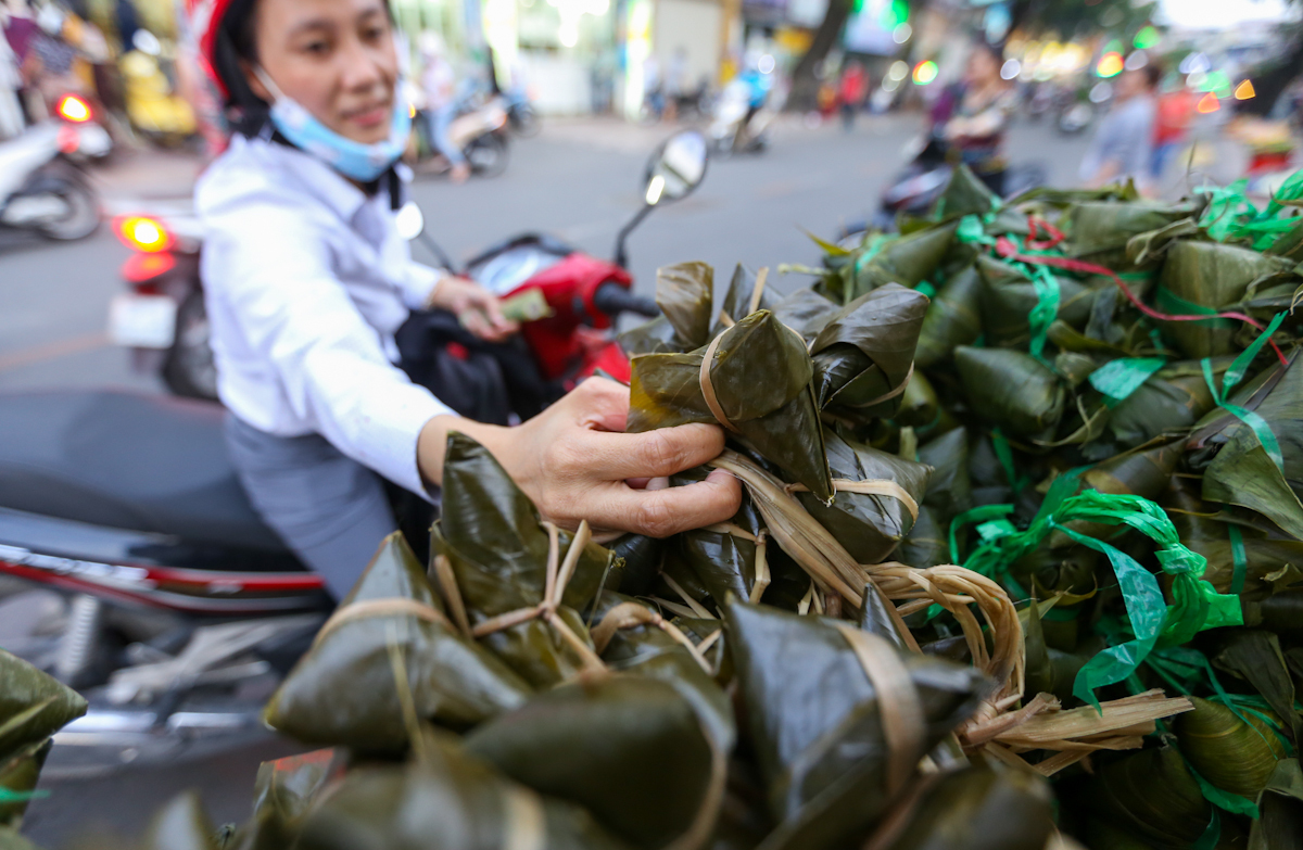 Bất ngờ với nhiều phong tục trong ngày Tết Đoan Ngọ - 1