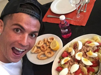 Ăn gì - Khám phá &quot;kho lương thực&quot; của Ronaldo và đồng đội ở Euro 2020: Toàn hàng xách tay!
