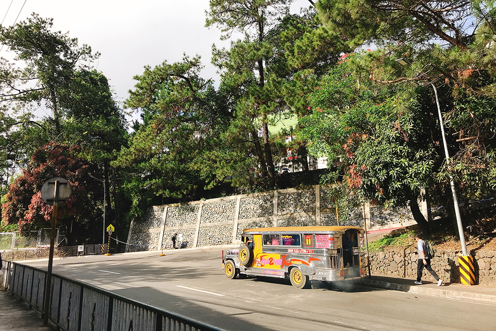 Thú vị những chiếc xe Jeepney đầy sắc màu ở Philippines - 6