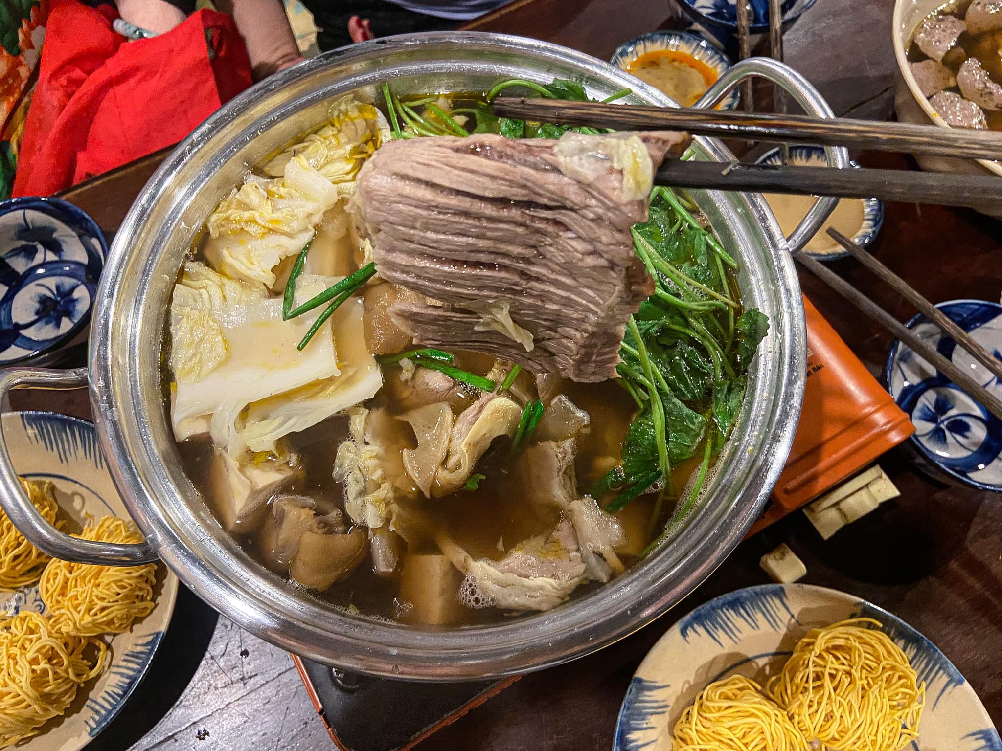 Sài Gòn ngày mưa “ấm bụng chắc dạ” với 5 quán lẩu ăn là ghiền - 14