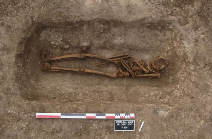 Loạt mộ cổ chứa bảo vật "ma" xuất hiện bí ẩn khắp châu Âu - 1