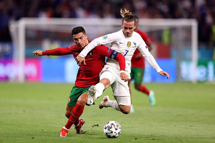 Chóng mặt 90 phút Bồ Đào Nha – Ronaldo lên đỉnh xuống đáy, thoát bị loại ở EURO như thế nào? - 1