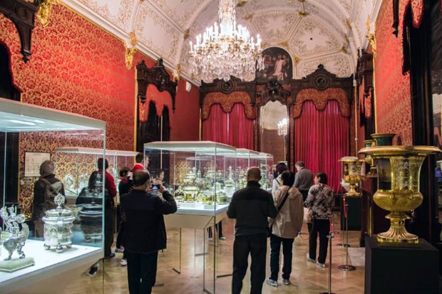 Bảo tàng kim hoàn Faberge tại Nga hút khách mùa EURO - 1
