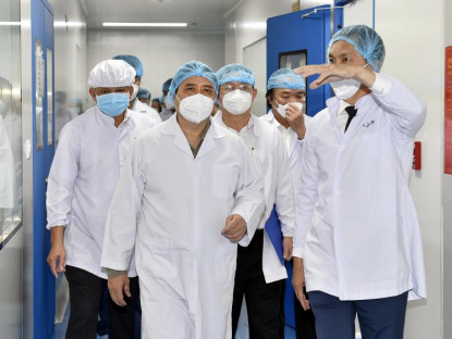 Chuyển động - Thủ tướng Phạm Minh Chính: Lập tổ hành động để sản xuất bằng được vaccine phòng COVID-19 nhanh nhất