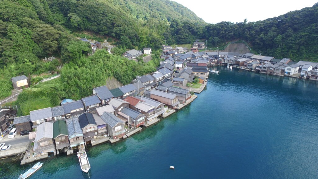 Ngôi làng nhà thuyền yên bình ở Nhật Bản - 2