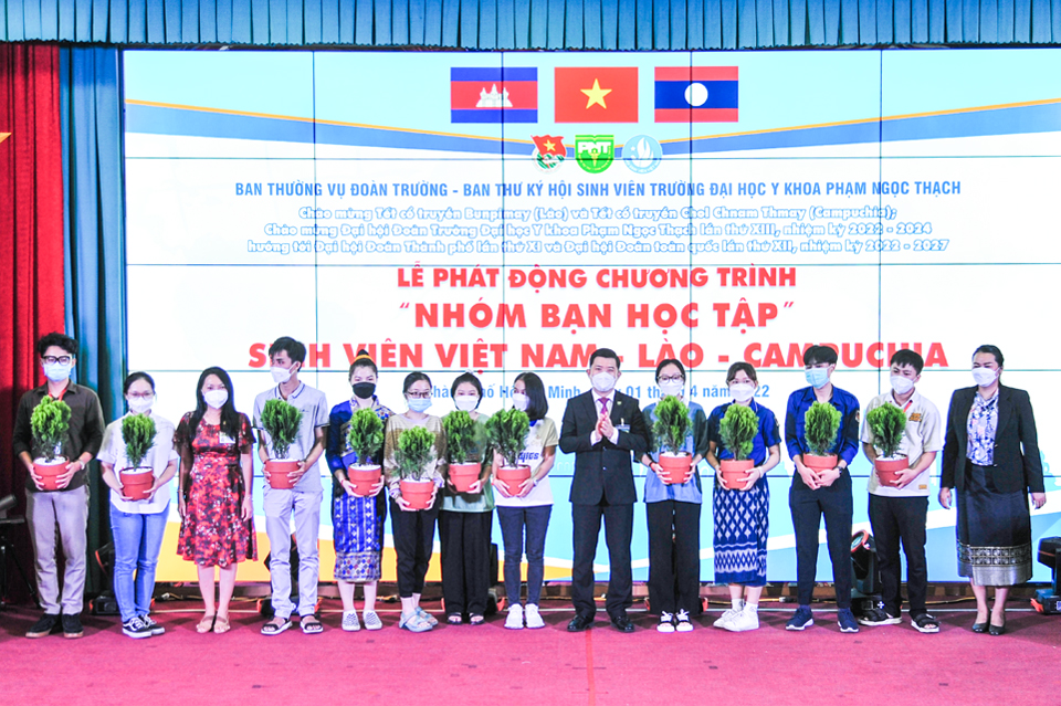 “Nhóm bạn học tập” giúp sinh viên Lào, Campuchia thành thạo tiếng Việt - 1