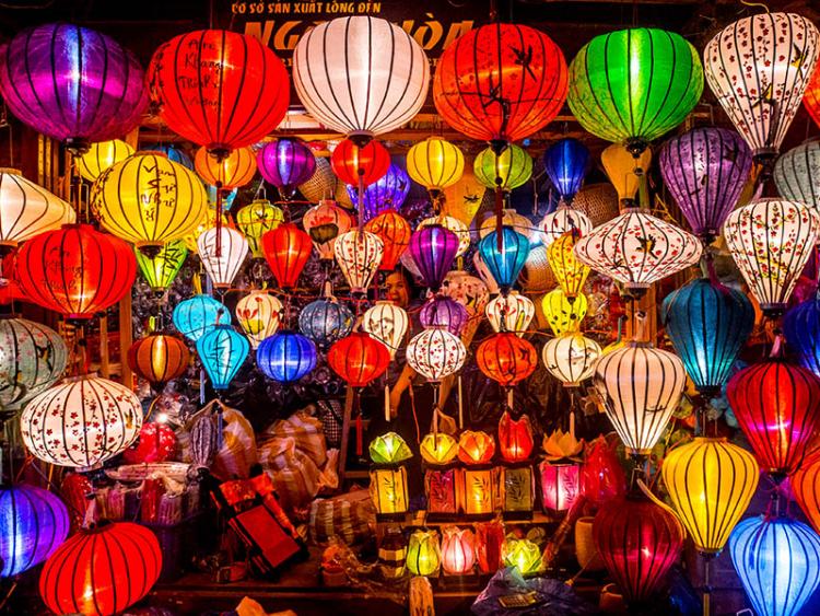 16 điểm đến ngập sắc cầu vồng, thành phố đèn lồng Việt Nam góp mặt