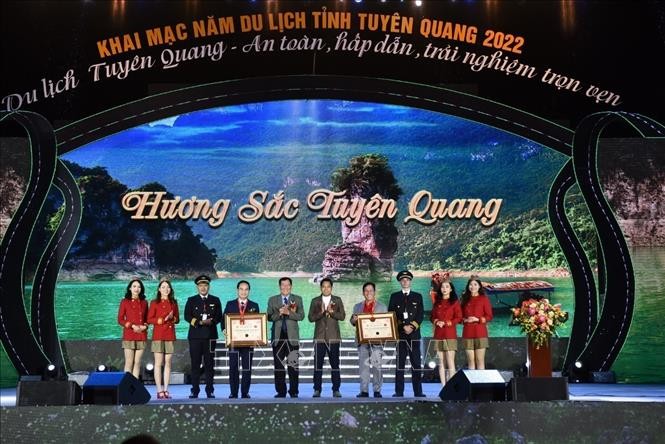 Du lịch Tuyên Quang 2022: ngắm hoa lê, đua thuyền Kayak, nhảy lửa - 2