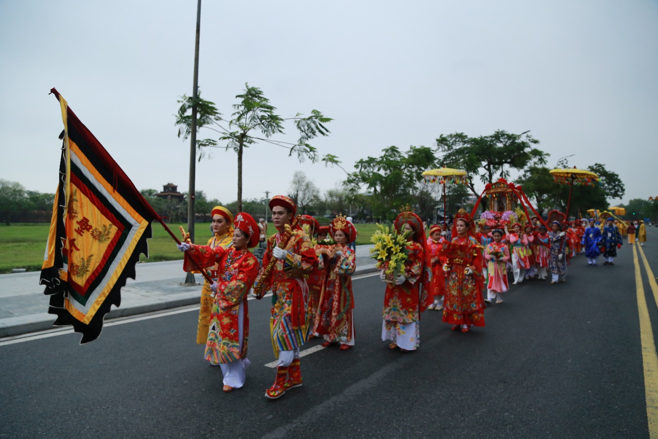 Lễ hội Điện Huệ Nam: Carnival dân gian đầy màu sắc trên dòng sông Hương - 18