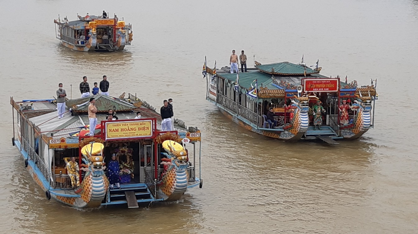 Lễ hội Điện Huệ Nam: Carnival dân gian đầy màu sắc trên dòng sông Hương - 7